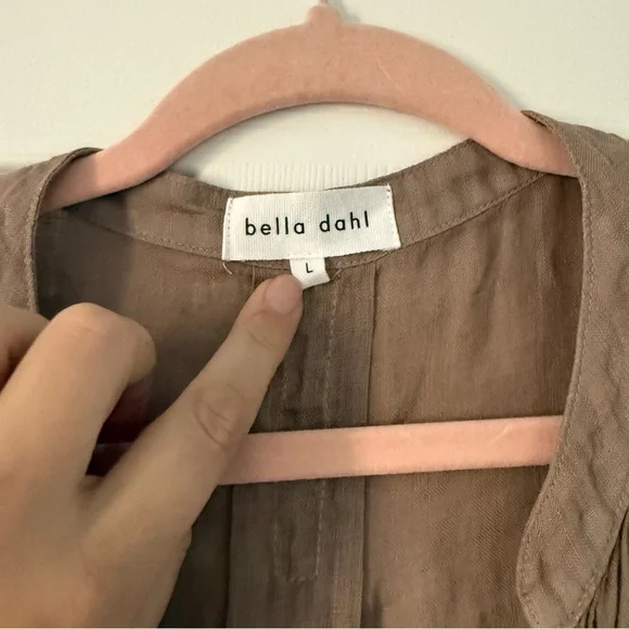 Bella Dahl Brown Sleeveless Blouse with Button Accents - Picture 2 of 7